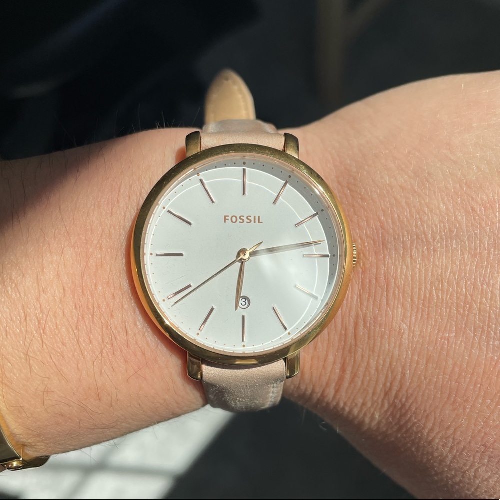 Fossil watch (light pink/rose gold)